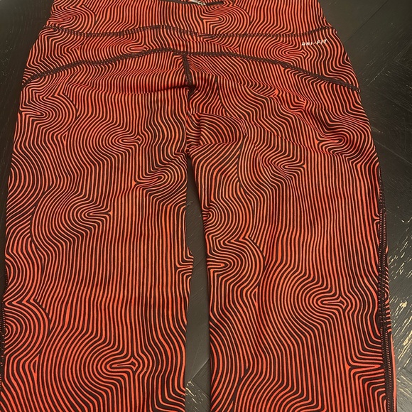 Nike Women's Black and Red Patterned Leggings - Picture 5 of 11